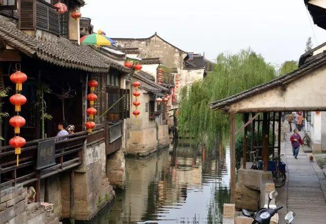 想回老家一趟，怎么和家人说，只说想家的话，他们不让回，有什么理由呢？游戏画面